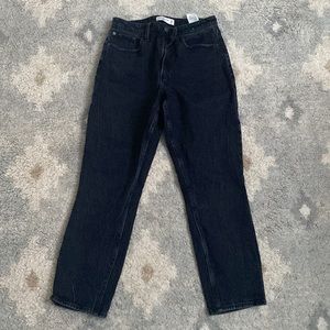 Abercrombie black, high rise mom jeans!